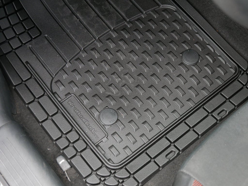 2024 Nissan Versa SR