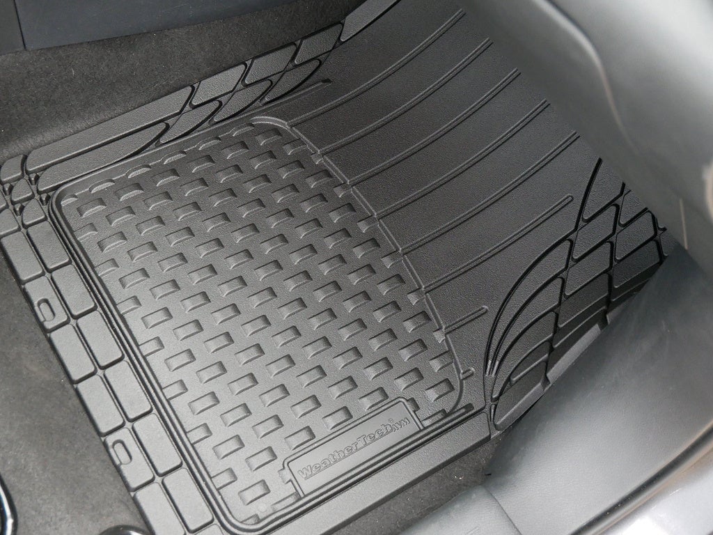 2024 Nissan Versa SR