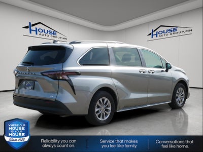 2026 Toyota Sienna XLE 8-Passenger