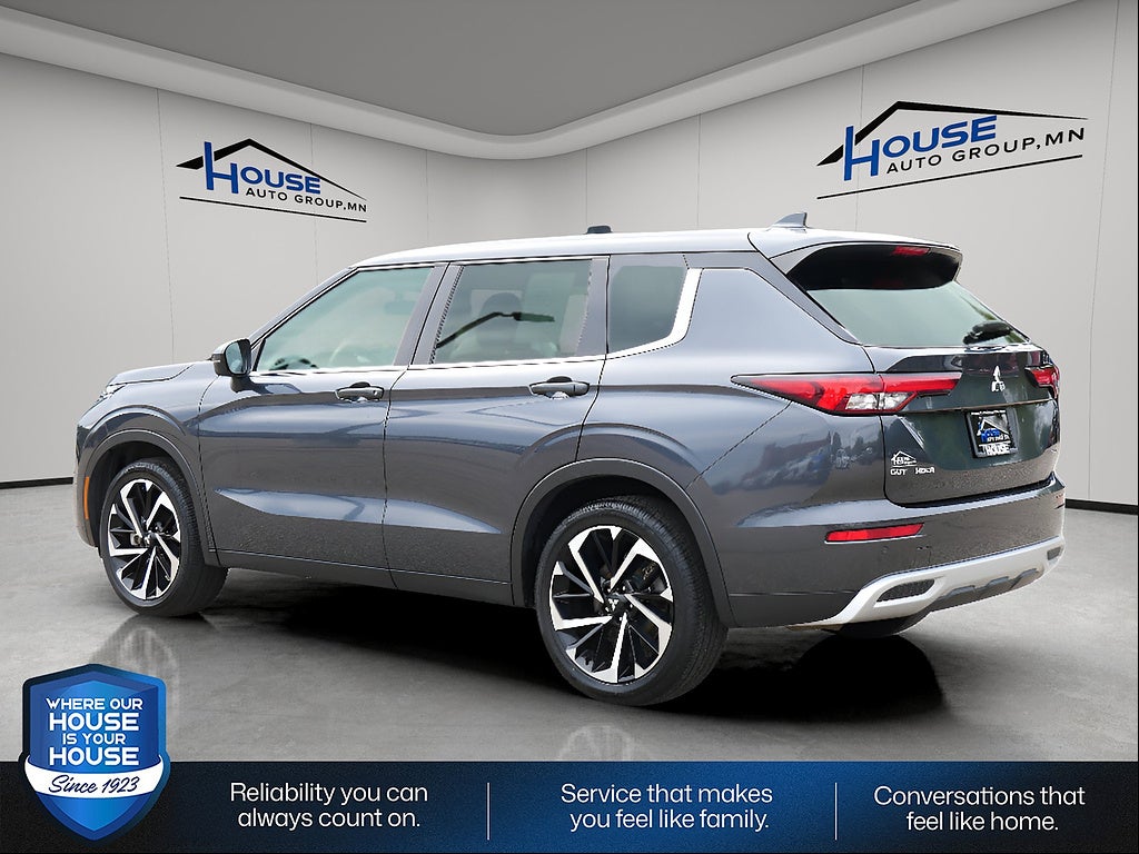 2024 Mitsubishi Outlander SE