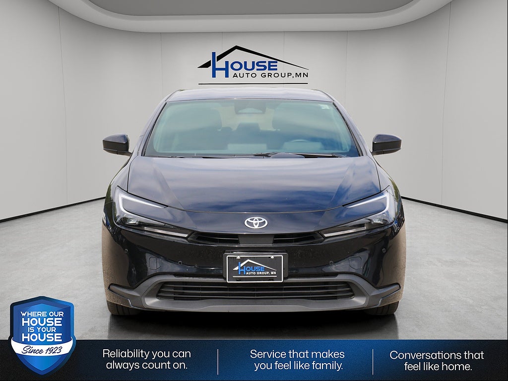 2025 Toyota Prius LE