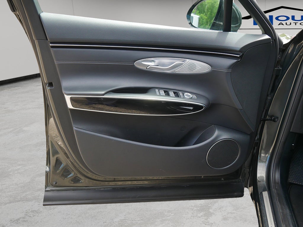 2025 Genesis GV70 2.5T Standard