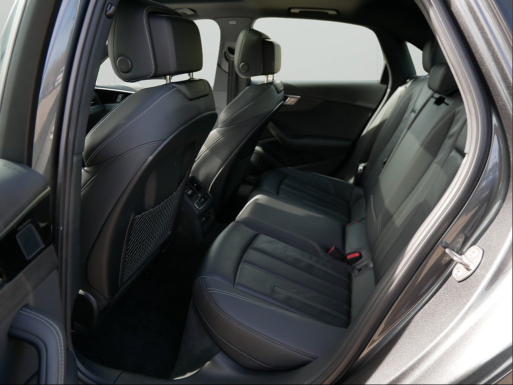 2024 Audi A4 Sedan quattro S line Prem Plus 45 TFSI